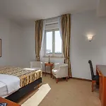 Grand Bonavia Hotel 4*