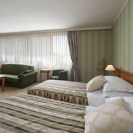 Grand Bonavia Hotel 4*