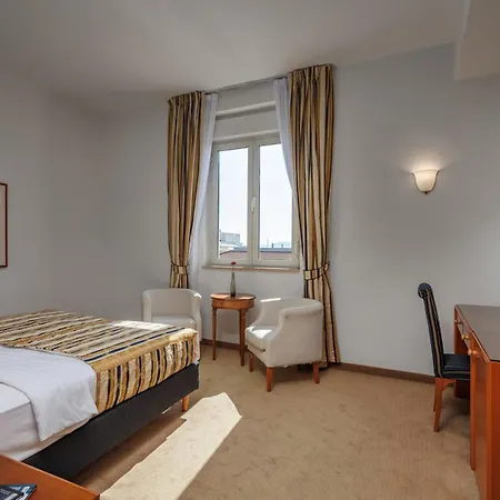 Grand Bonavia Hotel 4*