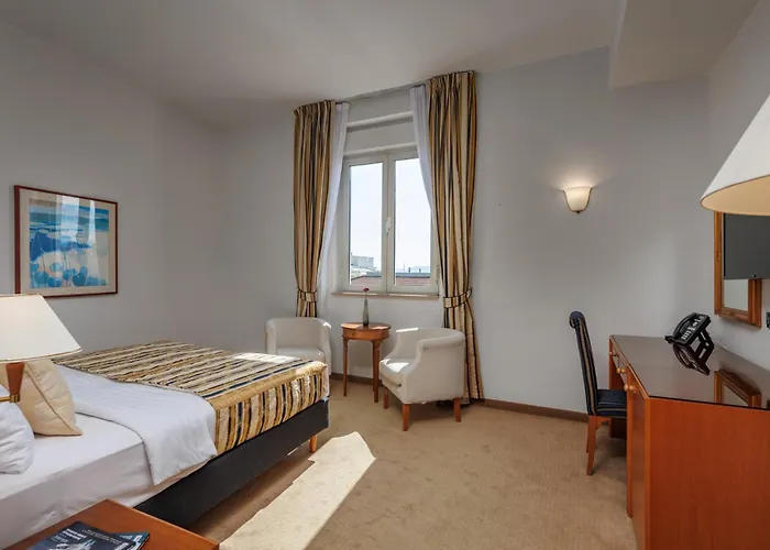 Grand Bonavia Hotel 4*