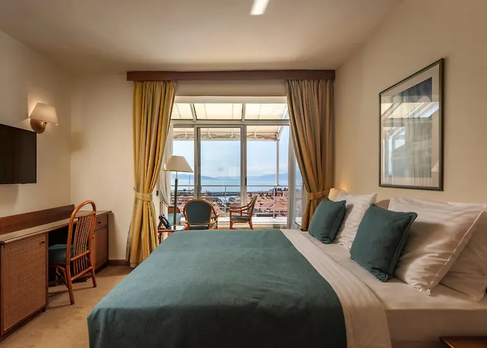Hotel Grand Bonavia 4*