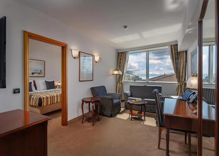 Grand Bonavia Hotel 4*